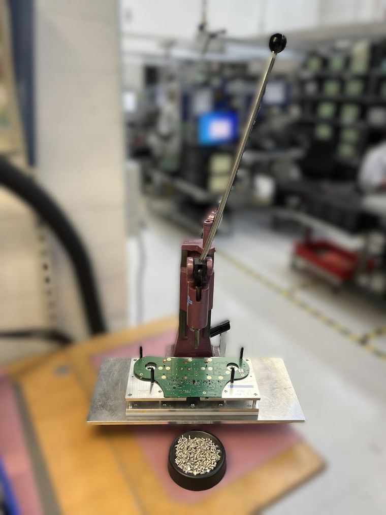 Lötfreie Verbindungstechnik, Press-Fit